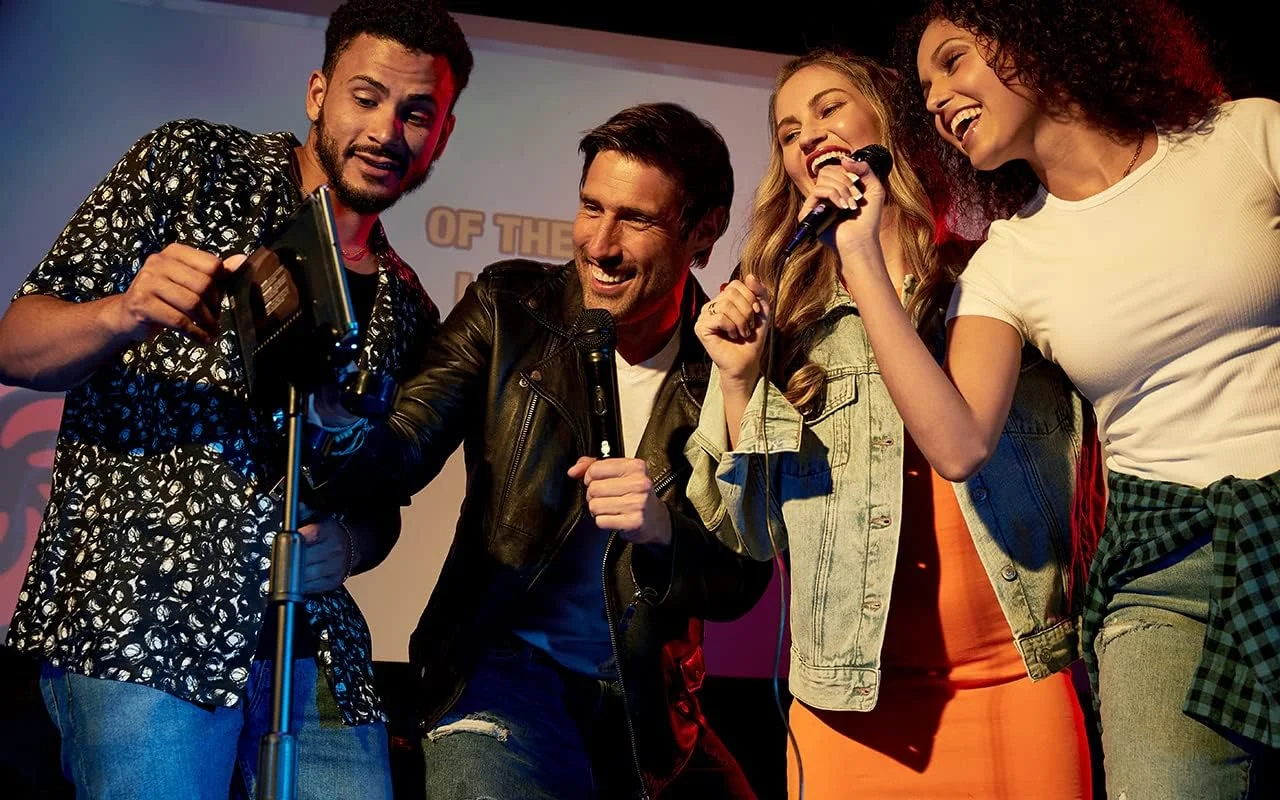 سیستم کارائوکه سینگ کست مکس Singing Machine SMC2035 - بلوتوث، HDMI، چراغ های دیسکو LED، کنترل خودکار صدا، بلندگوهای داخلی، میکروفون، ضبط صدا، خروجی RCA، کنترل اکو سیستم کارائوکه سینگ کست مکس Singing Machine SMC2035 - بلوتوث، HDMI، چراغ های دیسکو LED، کنترل خودکار صدا، بلندگوهای داخلی، میکروفون، ضبط صدا، خروجی RCA، کنترل اکو