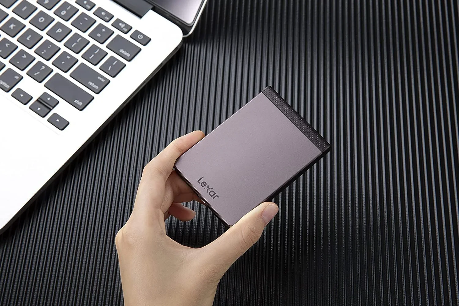 حافظه اس اس دی اکسترنال قابل حمل Lexar SL200 با ظرفیت 2 ترابایت، سرعت خواندن تا 550 مگابایت بر ثانیه، سرعت نوشتن 400 مگابایت بر ثانیه، USB Type-C (LSL200X002T-RNNNG) حافظه اس اس دی اکسترنال قابل حمل Lexar SL200 با ظرفیت 2 ترابایت، سرعت خواندن تا 550 مگابایت بر ثانیه، سرعت نوشتن 400 مگابایت بر ثانیه، USB Type-C (LSL200X002T-RNNNG)