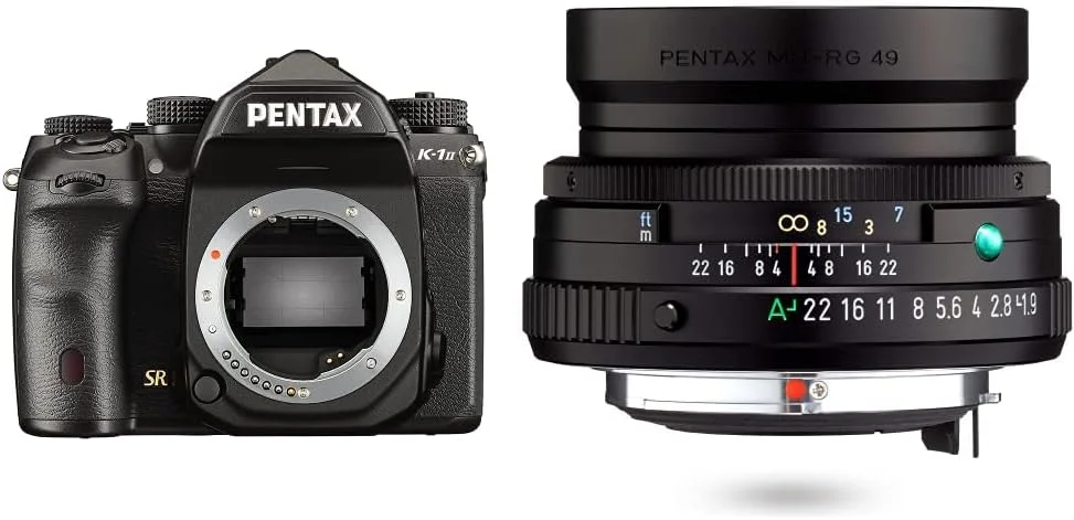 دوربین DSLR فول فریم 36 مگاپیکسلی مقاوم در برابر شرایط جوی Pentax K-1 Mark II با LCD TFT 3.2 اینچی، مشکی، لنز HD Limited مشکی [دیافراگم بزرگ F1.9، بدنه آلومینیومی]