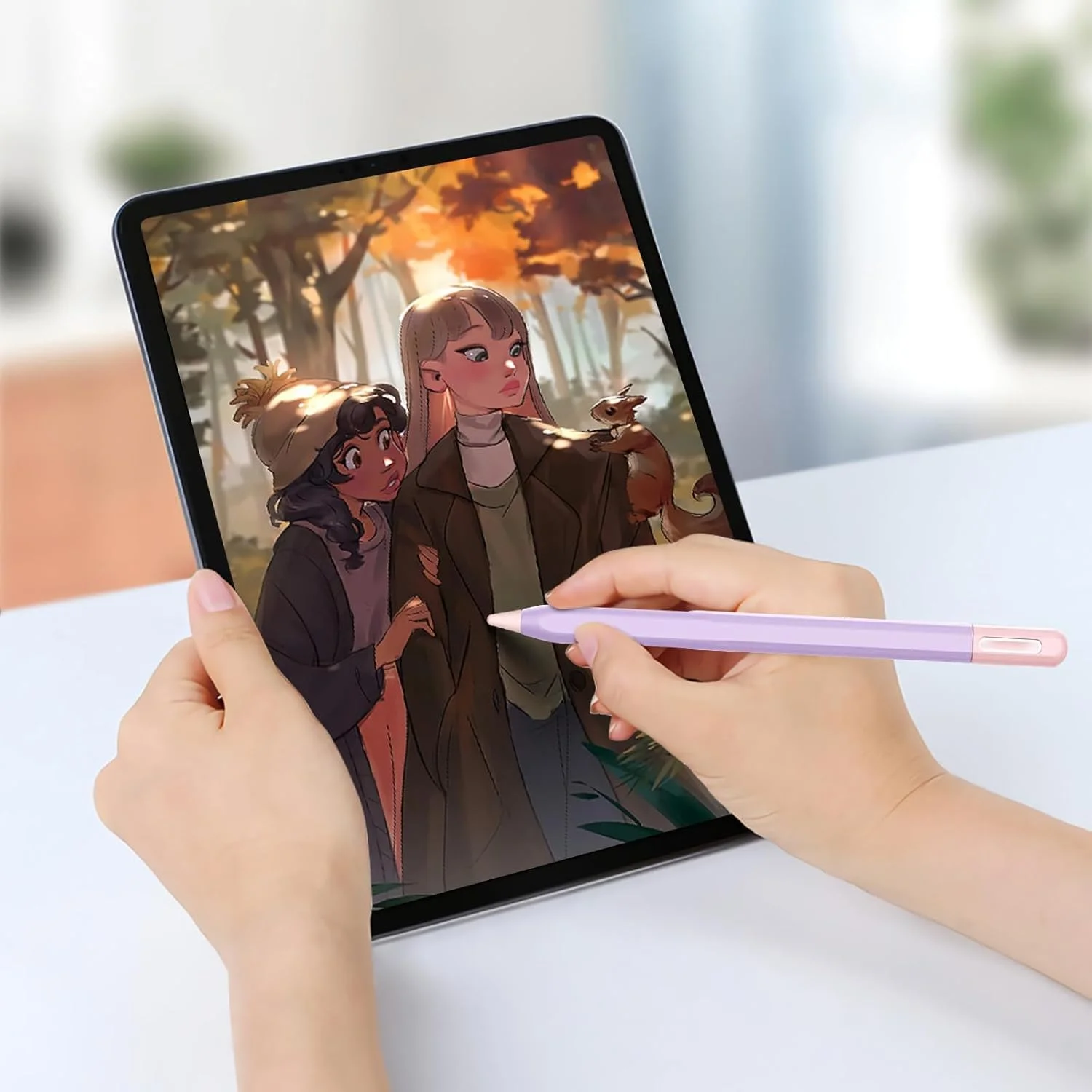 کاور سیلیکونی قلم اپل پرو و نسل دوم، طراحی پر، آستین محافظ قلم اپل، رنگ های جذاب، گریپ سیلیکونی نرم با دسترسی آسان به پورت شارژ (بنفش + صورتی)