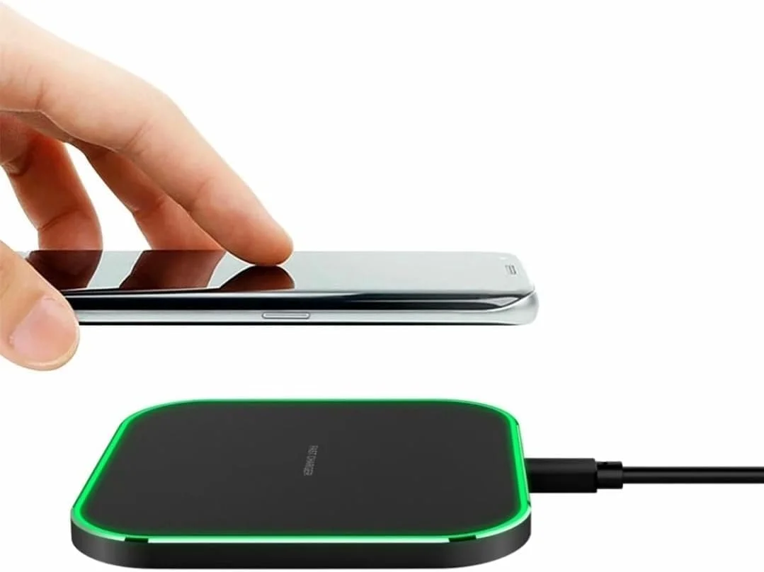 پد شارژ سریع بی سیم ۱۵ واتی دارای گواهینامه Qi با کابل USB-C برای آیفون ۱۵/۱۴/۱۳/۱۲ پرو، برای سامسونگ گلکسی S25-S20، برای ایرپادز پرو شارژر بی سیم سازگار جهانی برای دستگاه های Qi