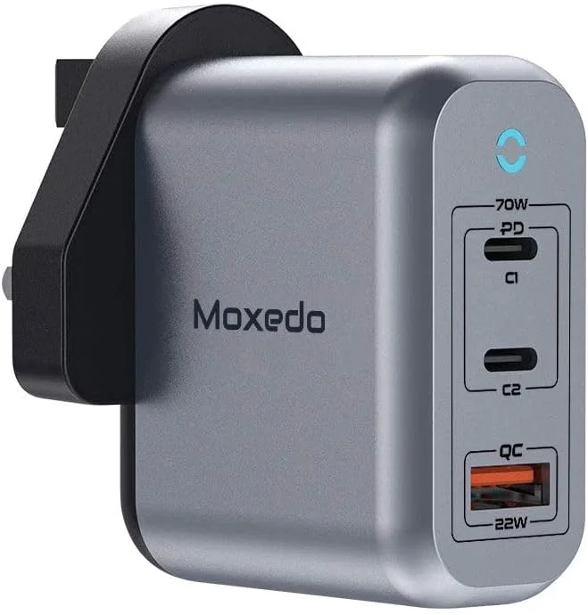 شارژر سریع 70 واتی Moxedo Volton II با درگاه USB-A و 2 درگاه USB-C، هاب شارژ دیواری 3 در 1 PD 3.0 با دوشاخه UK - شارژ همزمان 3 دستگاه - تلفن، لپ تاپ، تبلت