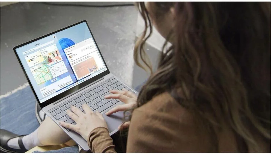 لپ تاپ مایکروسافت Surface Go 2 با صفحه لمسی ۱۲.۴ اینچی - رزولوشن ۱۵۳۶x۱۰۲۴ - پردازنده Intel Core i5 نسل ۱۱ مدل i5-1135G7 چهار هسته ای (۴ هسته) ۲.۴۰ گیگاهرتز - ۸ گیگابایت رم - ۸ گیگابایت حافظه داخلی - ۱۲۸ گیگابایت SSD - رنگ Sage