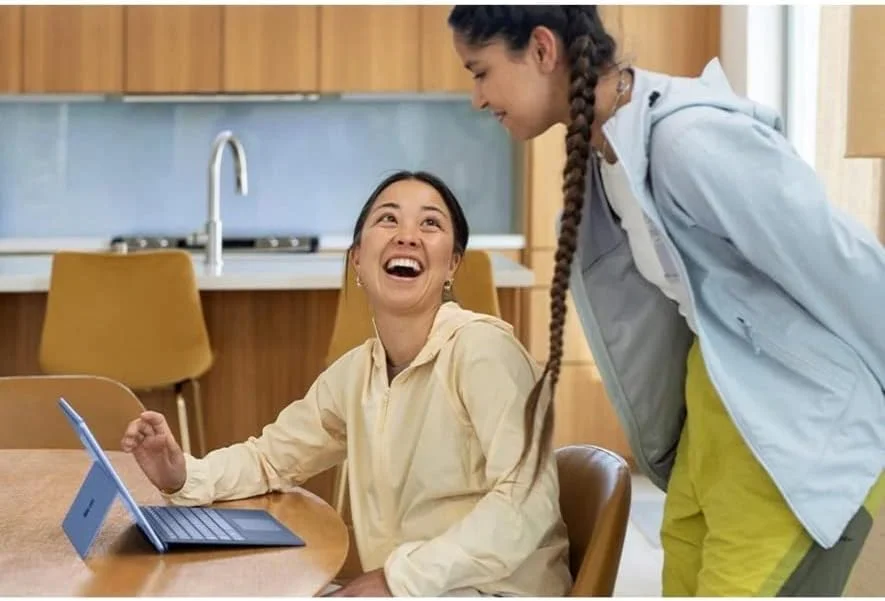 تبلت مایکروسافت سرفیس پرو 9 - 13 اینچ - Core i7 نسل دوازدهم i7-1265U ده هسته ای (10 هسته) - 16 گیگابایت رم - 512 گیگابایت SSD - ویندوز 10 پرو 64 بیتی - یاقوت کبود