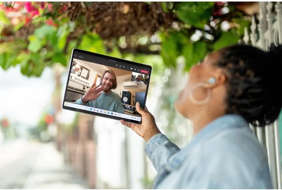 تبلت 2 در 1 مایکروسافت Surface Pro 9 با 5G LTE، صفحه نمایش 13 اینچی 120 هرتز، Microsoft SQ3، رم 16 گیگابایتی، حافظه SSD 512 گیگابایتی، Windows 11 Pro، پلاتینیوم تبلت 2 در 1 مایکروسافت Surface Pro 9 با 5G LTE، صفحه نمایش 13 اینچی 120 هرتز، Microsoft SQ3، رم 16 گیگابایتی، حافظه SSD 512 گیگابایتی، Windows 11 Pro، پلاتینیوم