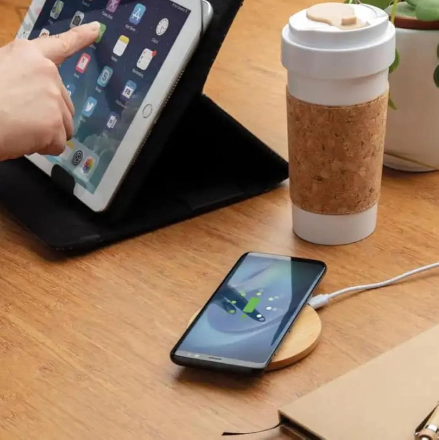 شارژر بیسیم چوبی گرد 15 واتی بامبو مناسب برای آیفون و اندروید + آداپتور رایگان شارژر بیسیم چوبی گرد 15 واتی بامبو مناسب برای آیفون و اندروید + آداپتور رایگان