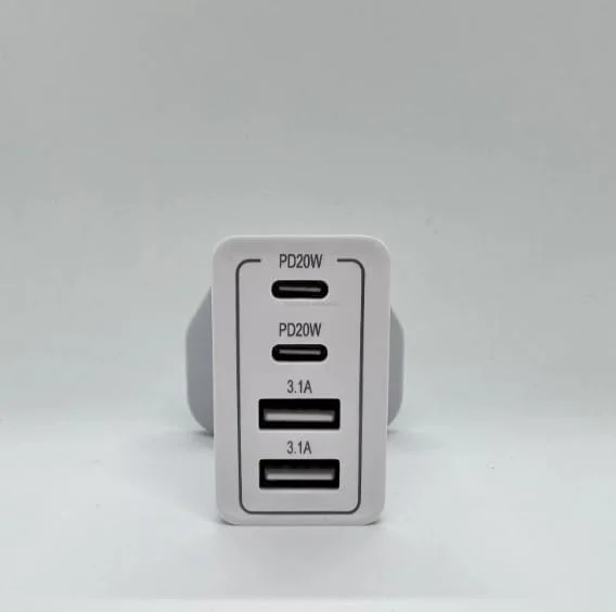 آداپتور برق 40 واتی با دوشاخه بریتانیایی، 4 پورت شامل دو پورت PD Type-C و دو پورت USB-A برای شارژ سریع دیواری تلفن های همراه و سایر دستگاه ها (سفید)