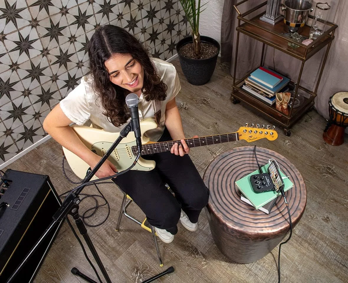 میکسر صوتی ROLAND GO:MIXER PRO-X برای تلفن های هوشمند، اتصال و ترکیب تا 7 منبع صوتی، افزودن صدای با کیفیت استودیو به محتوای اجتماعی و پخش زنده، سازگار با دستگاه های iOS و Android