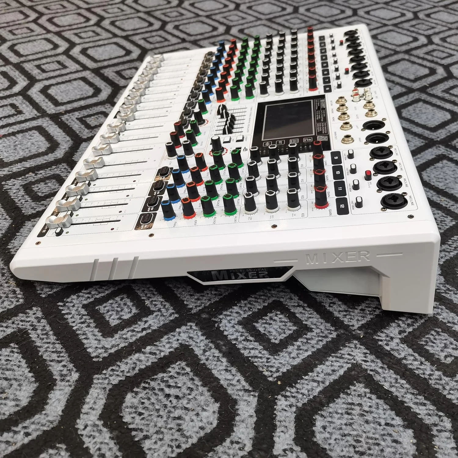میکسر صوتی 12 کاناله چند منظوره GF12PRO با صفحه نمایش رنگی LCD بزرگ، میکسر اجرای صحنه، قطع صدای مستقل ایزوله شده، اکولایزر 7 مرحله ای داخلی و 99 ریورب DJ میکسر برای اجراها