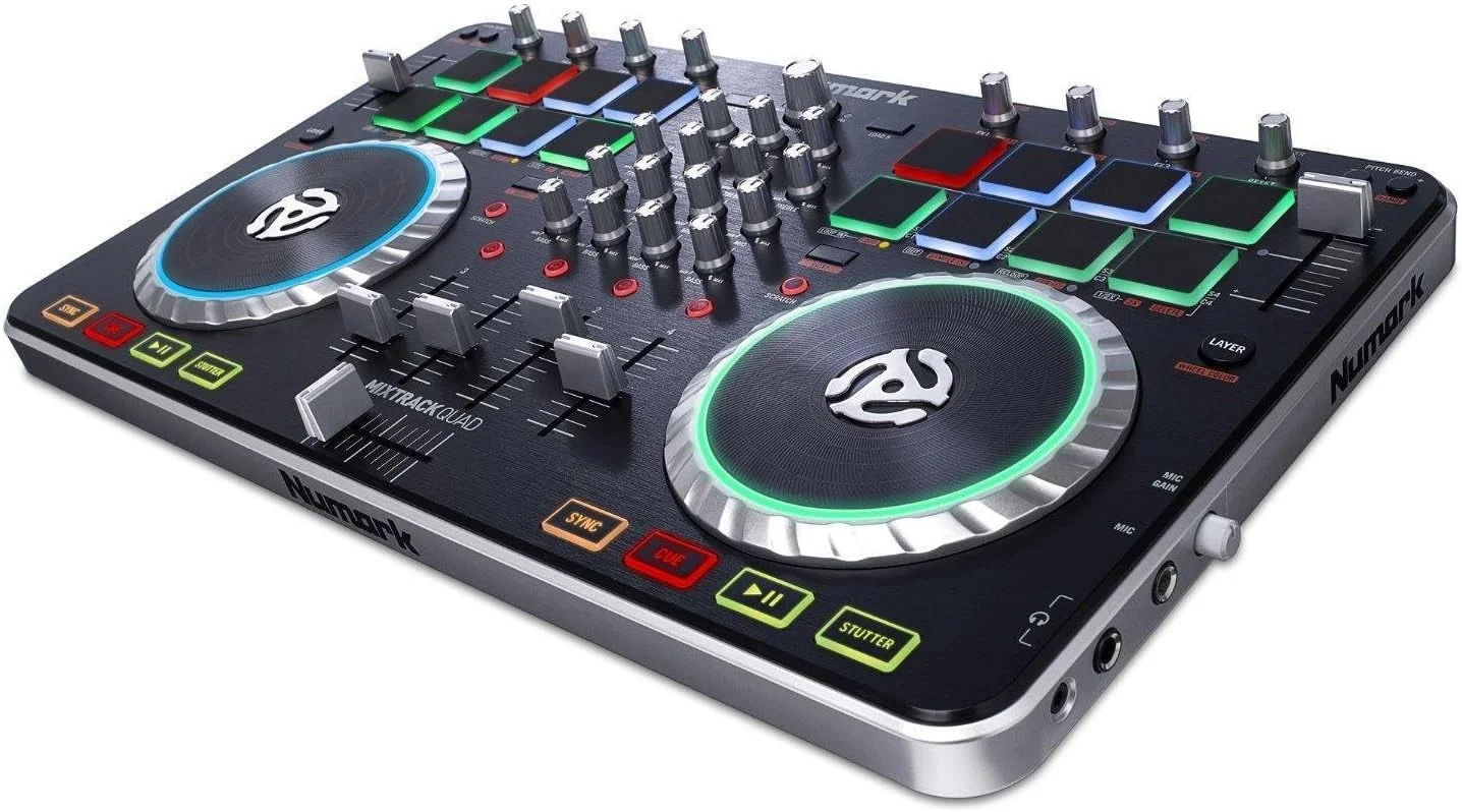 کنترلر دی‌جی USB چهار کاناله Numark Mixtrack Quad با رابط صوتی یکپارچه و پدهای تریگر