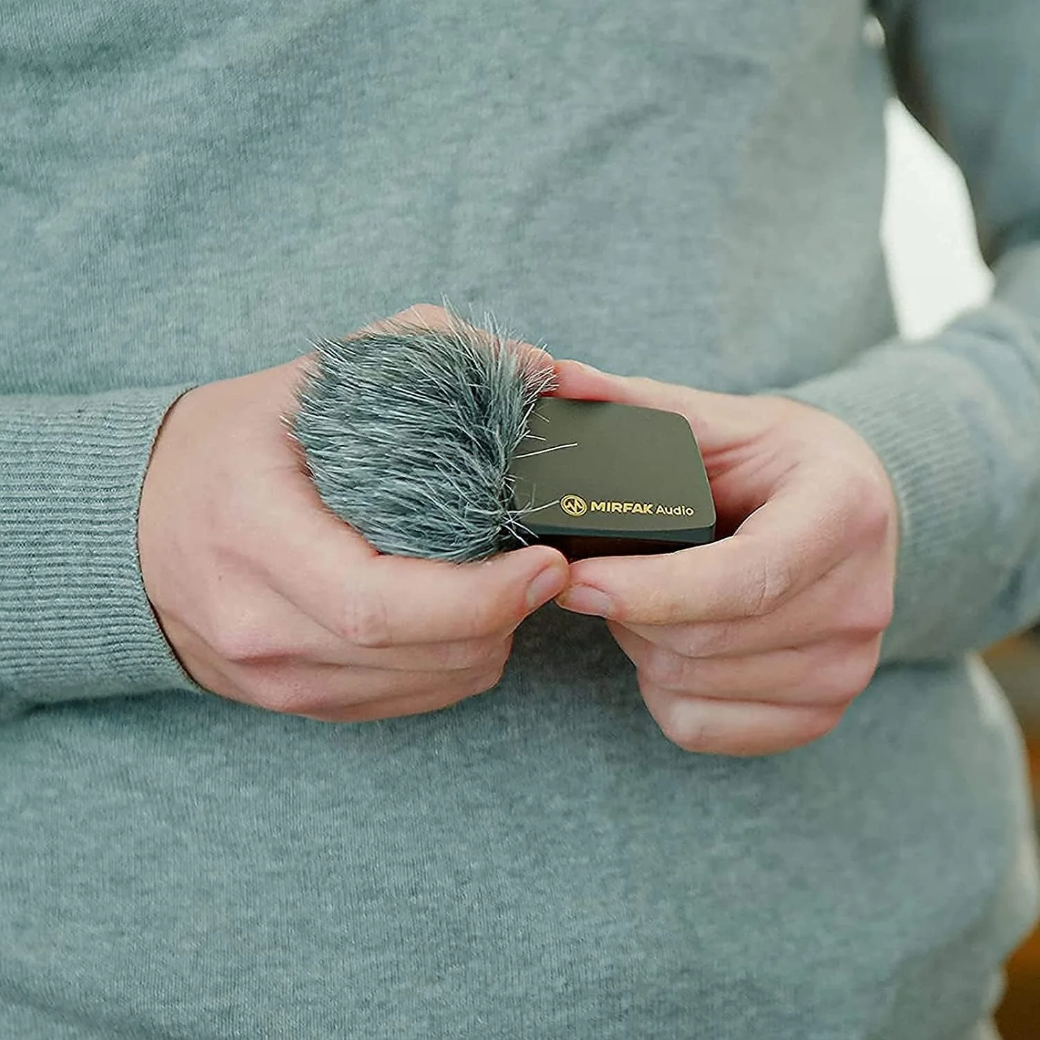 سیستم میکروفون بیسیم دو کاناله MOZA MIRFAK Audio WE10 Pro برای یقه ای/هم آیی رادیویی ویدیویی کوتاه گیرنده دو کاناله سیستم میکروفون بیسیم دو کاناله MOZA MIRFAK Audio WE10 Pro برای یقه ای/هم آیی رادیویی ویدیویی کوتاه گیرنده دو کاناله