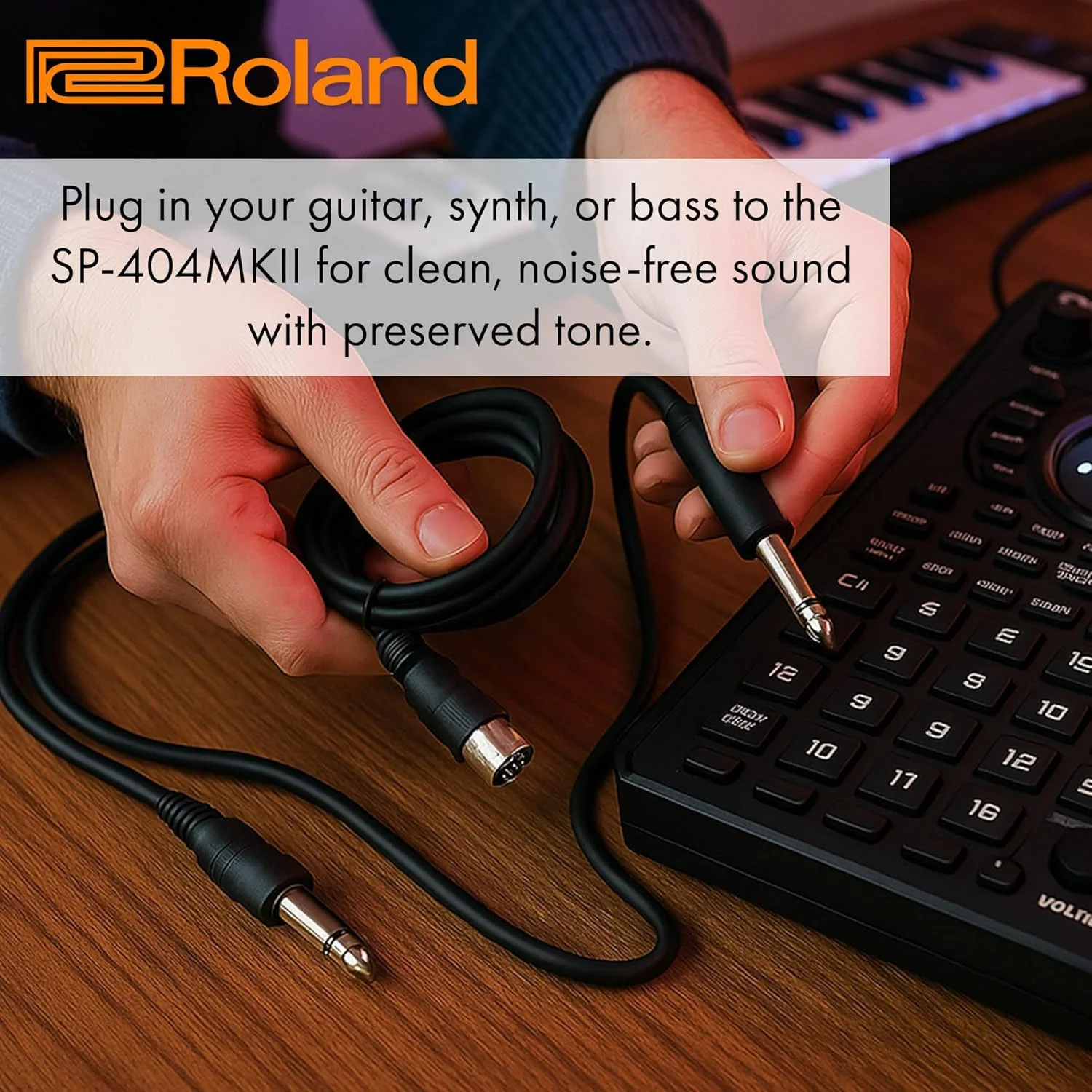 بسته سمپلر و افکتور خلاقانه Roland SP-404MKII به همراه کابل MIDI، کابل ساز و پارچه پولیش Austin Bazaar
