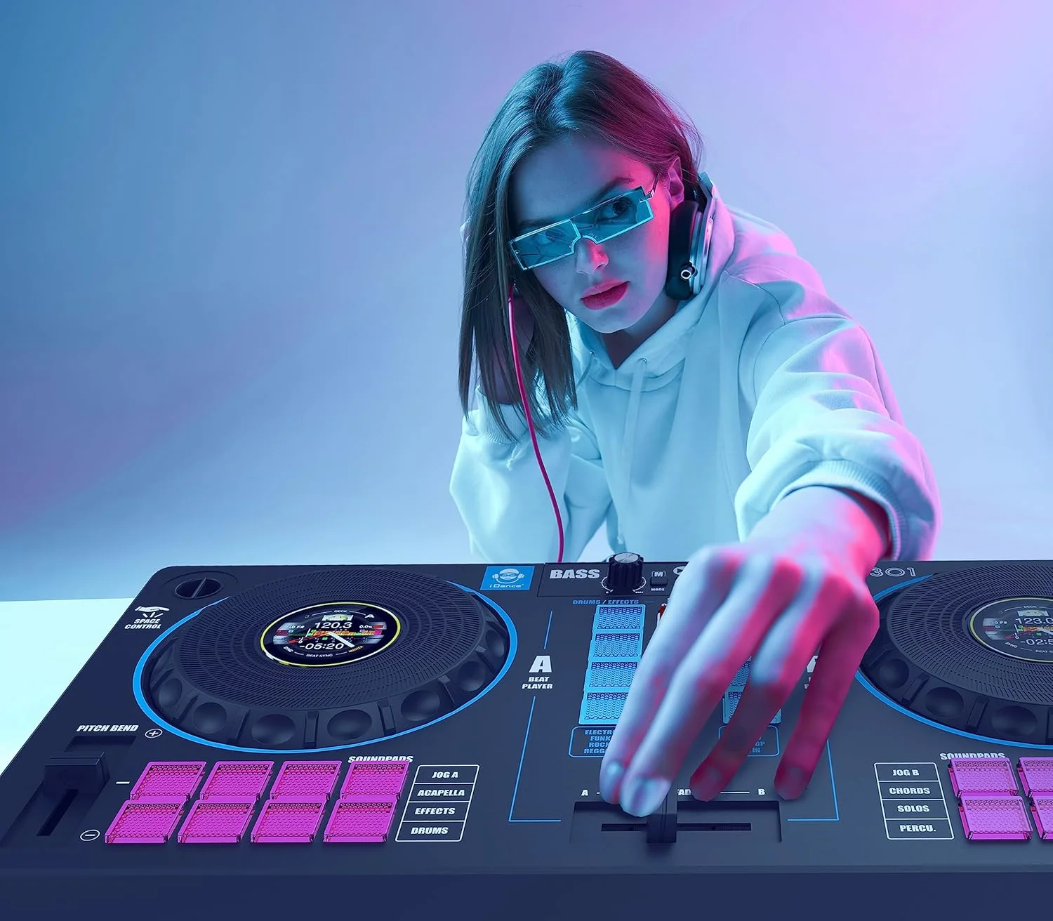 ایستگاه دی‌جی قابل حمل Cefa Toys با بلندگوها و کنترل فضا 14 در 1، با صفحه گردان، کراس فیدر و بیش از 144 ترکیب میکس، شامل بلوتوث و پخش کننده USB و باتری قابل شارژ