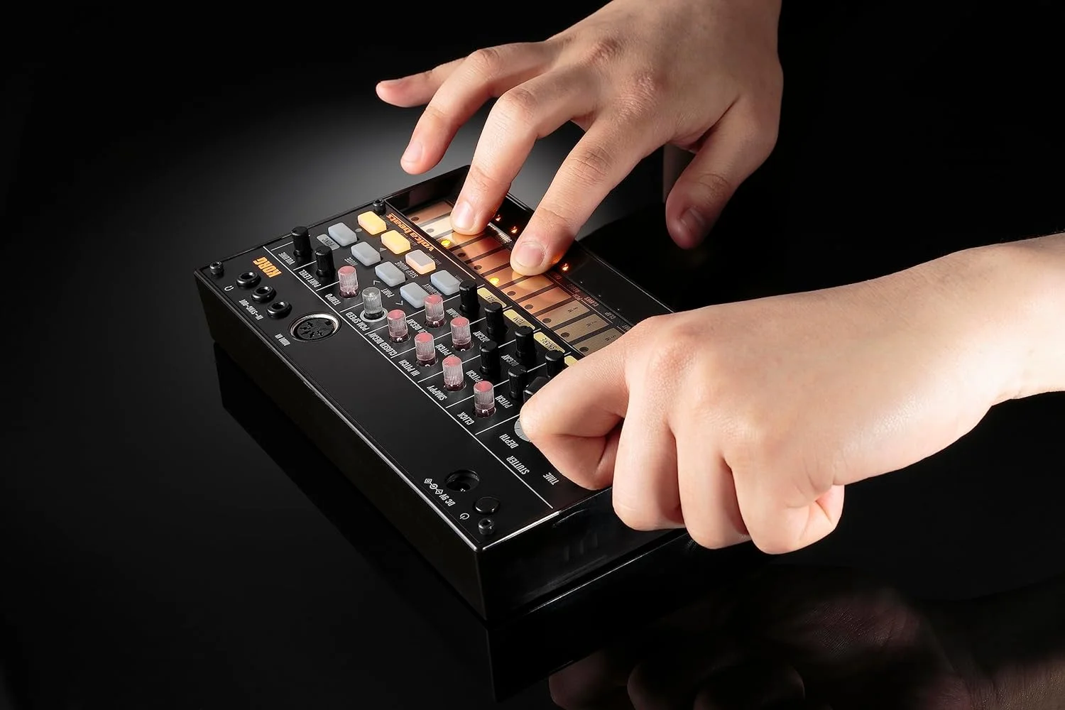 سینتی سایزر 16 کلیدی Korg (VOLCABEATS)، مشکی