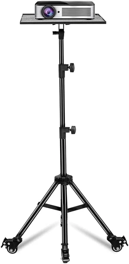 پایه سه پایه پروژکتور Wownect با چرخ، پایه پروژکتور قابل حمل [ارتفاع قابل تنظیم تا 155 سانتی متر، شیب 180 درجه] پایه سه پایه لپ تاپ چرخ دار با نگهدارنده تلفن، DJ، فیلم های فضای باز، دفتر، خانه