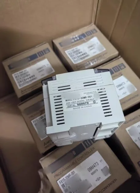 کنترلر برنامه نویسی جدید 09M473 مدل FX1S-30MR-001، ولتاژ AC85-264V، توان 32W