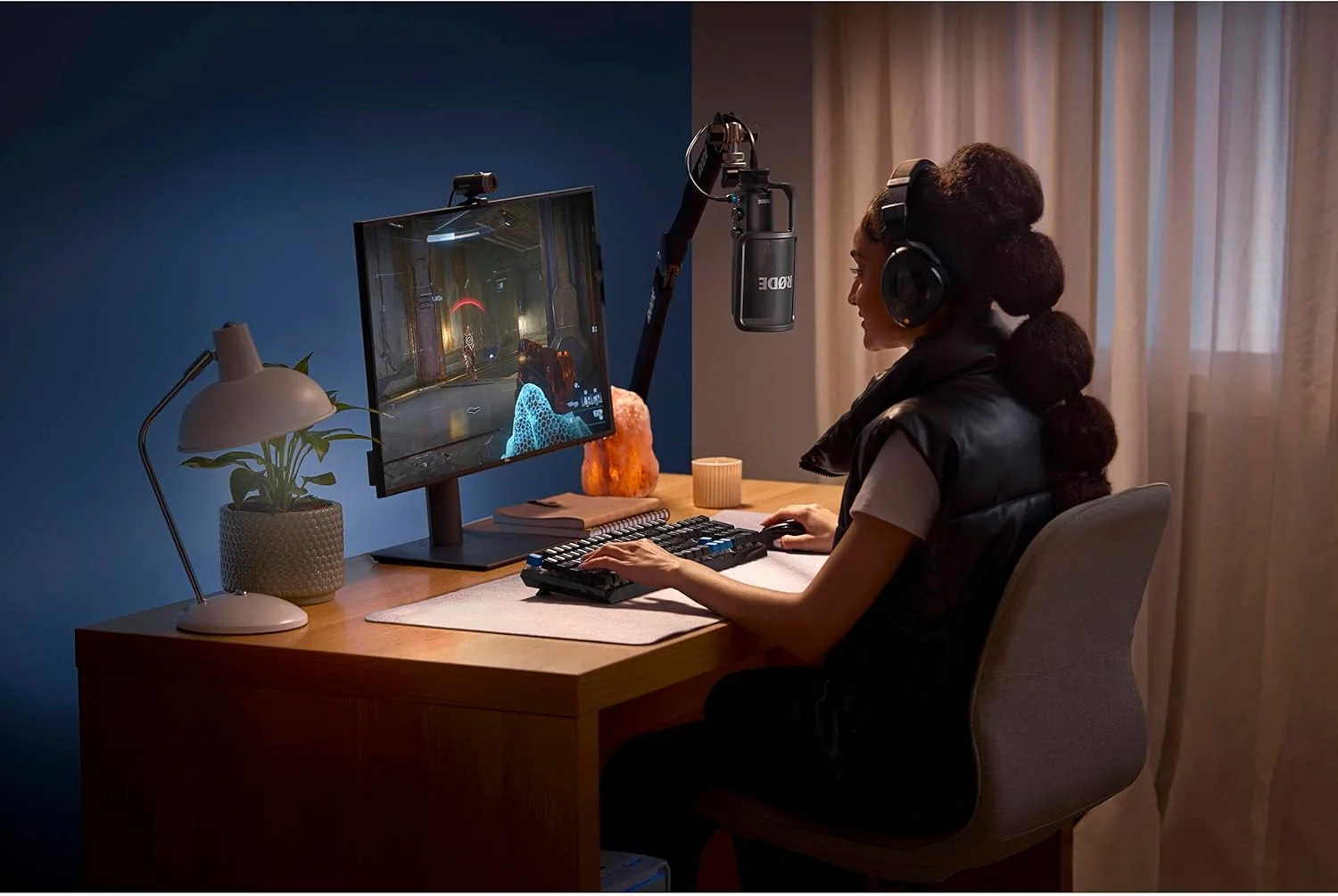 میکروفون USB با کیفیت استودیویی Rode NT-USB+ به همراه بازوی میکروفون StreamEye و دستمال پولیش