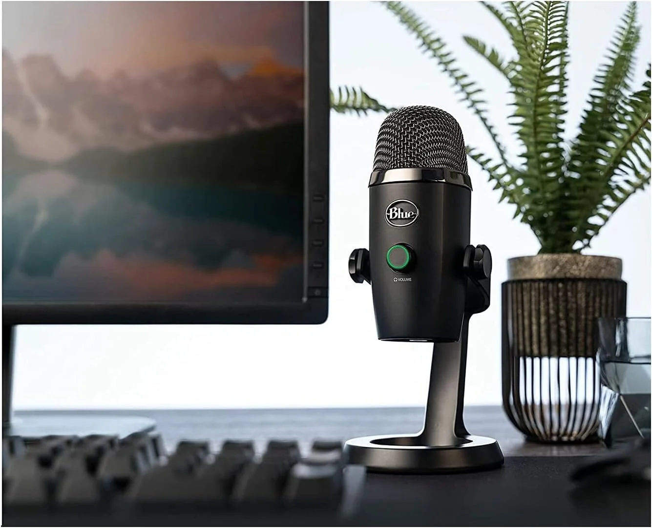 میکروفون USB لاجیتک Blue Yeti Nano برای تولید محتوا، استریمینگ، پادکست، توییچ، یوتیوب، دیسکورد، ضبط صدا برای کامپیوتر و مک، اتصال آسان - مشکی