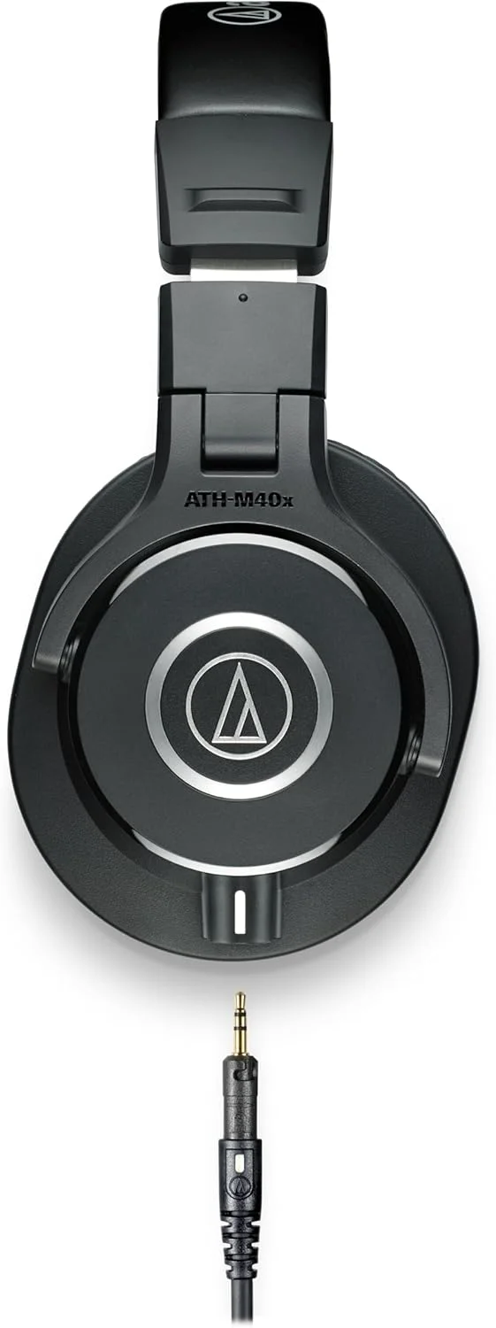 هدفون مانیتورینگ استودیویی حرفه ای Audio-Technica ATH-M40x + کیف محافظ هدفون Slappa Full Sized HardBody PRO (SL-HP-07) هدفون مانیتورینگ استودیویی حرفه ای Audio-Technica ATH-M40x + کیف محافظ هدفون Slappa Full Sized HardBody PRO (SL-HP-07)