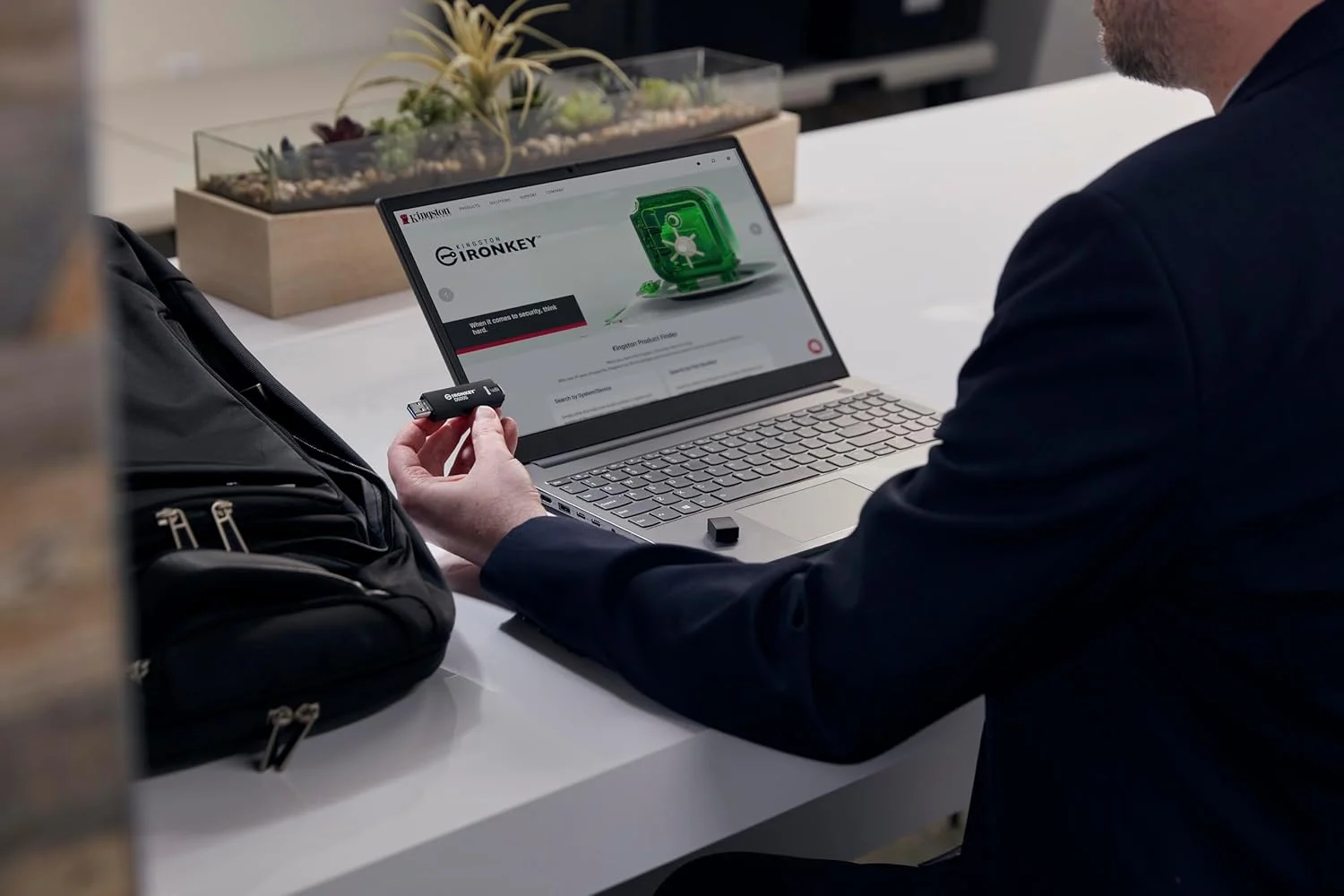 فلش مموری USB رمزگذاری سخت افزاری کینگستون IronKey D500S ظرفیت 512 گیگابایت FIPS 140-3 Lvl 3 (در انتظار تایید) AES-256 - IKD300S/512GB فلش مموری USB رمزگذاری سخت افزاری کینگستون IronKey D500S ظرفیت 512 گیگابایت FIPS 140-3 Lvl 3 (در انتظار تایید) AES-256 - IKD300S/512GB