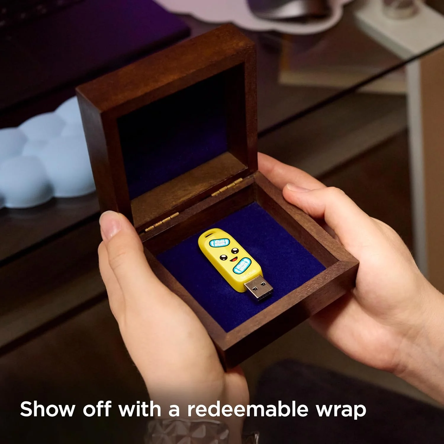 فلش مموری 256 گیگابایتی سندیسک Fortnite، نسخه Peely - سرعت تا 130 مگابایت بر ثانیه، USB Type-A، برای تلفنهای هوشمند، کنسولهای بازی و کامپیوتر فلش مموری 256 گیگابایتی سندیسک Fortnite، نسخه Peely - سرعت تا 130 مگابایت بر ثانیه، USB Type-A، برای تلفنهای هوشمند، کنسولهای بازی و کامپیوتر