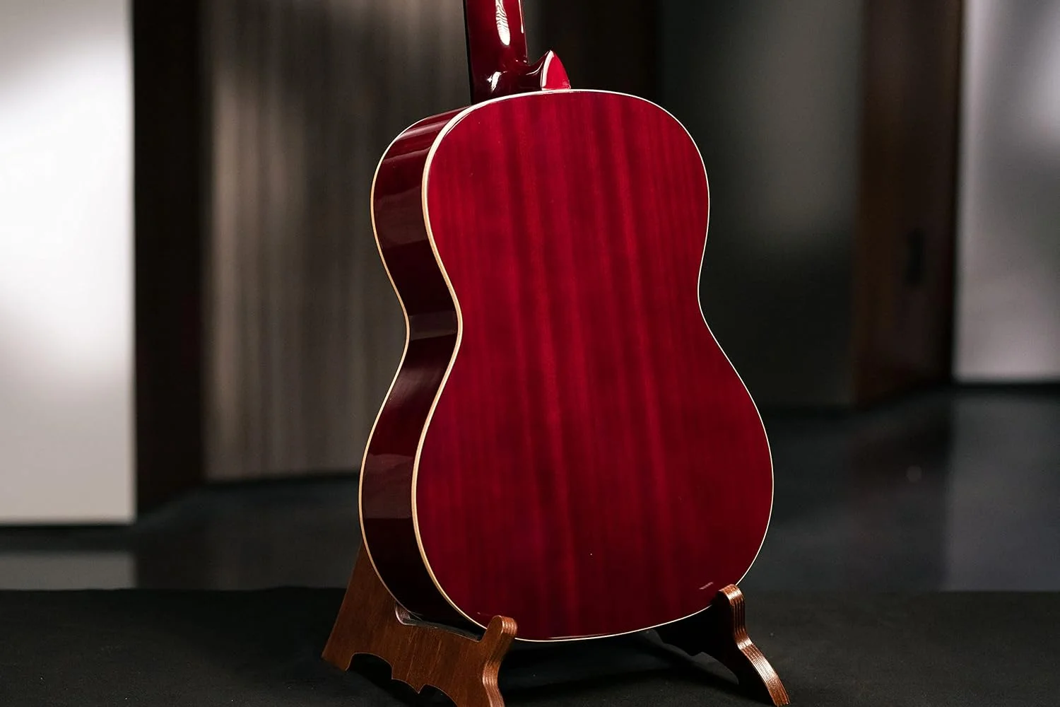 گیتار کنسرت 7/8 ارتعا - سری فامیلی - به همراه کیف - صنوبر، ماهون، قرمز (R121-7/8WR)