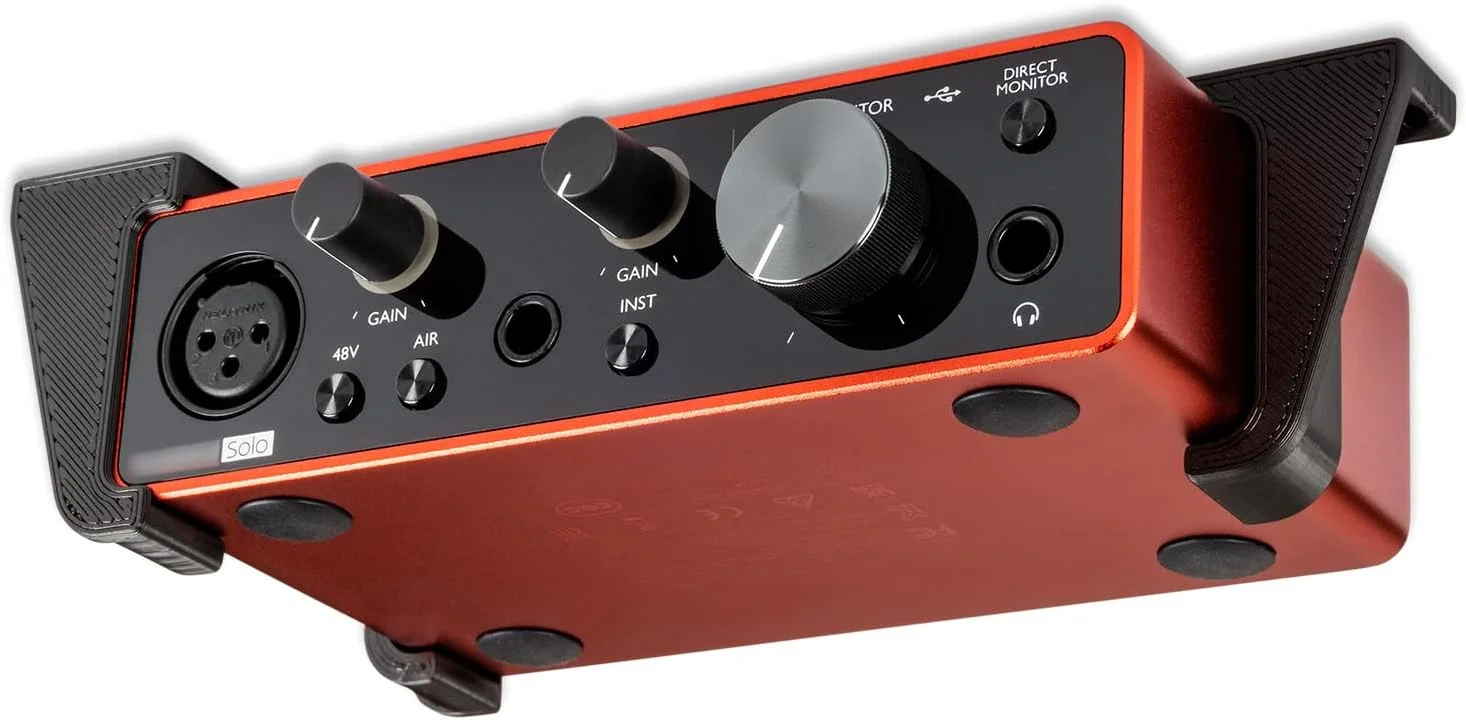 نگهدارنده رومیزی TuneGrip برای Focusrite Scarlett Solo نسل 3، مشکی - یک جایگاه قوی، ایمن و با ابعاد عالی برای رابط صوتی شما، ساخت بریتانیا