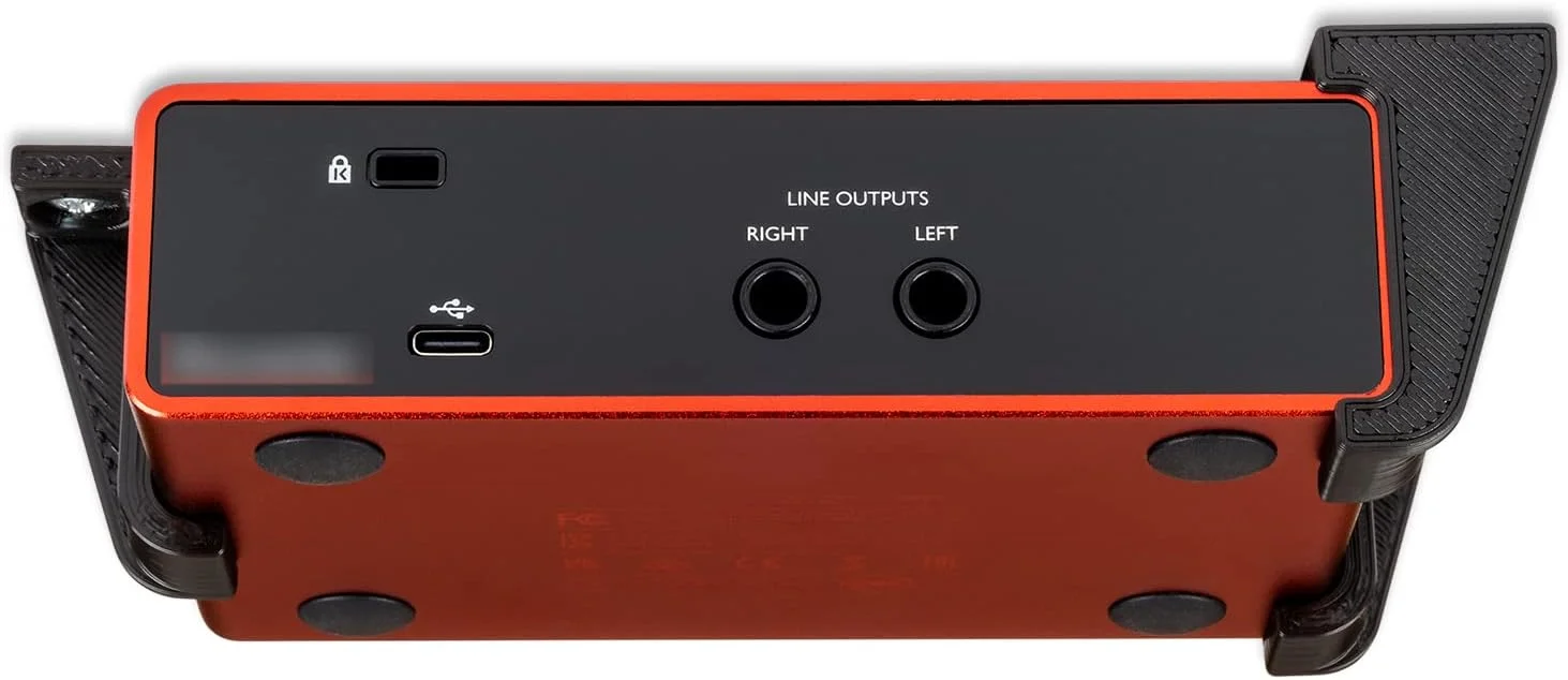 نگهدارنده رومیزی TuneGrip برای Focusrite Scarlett Solo نسل 3، مشکی - یک جایگاه قوی، ایمن و با ابعاد عالی برای رابط صوتی شما، ساخت بریتانیا
