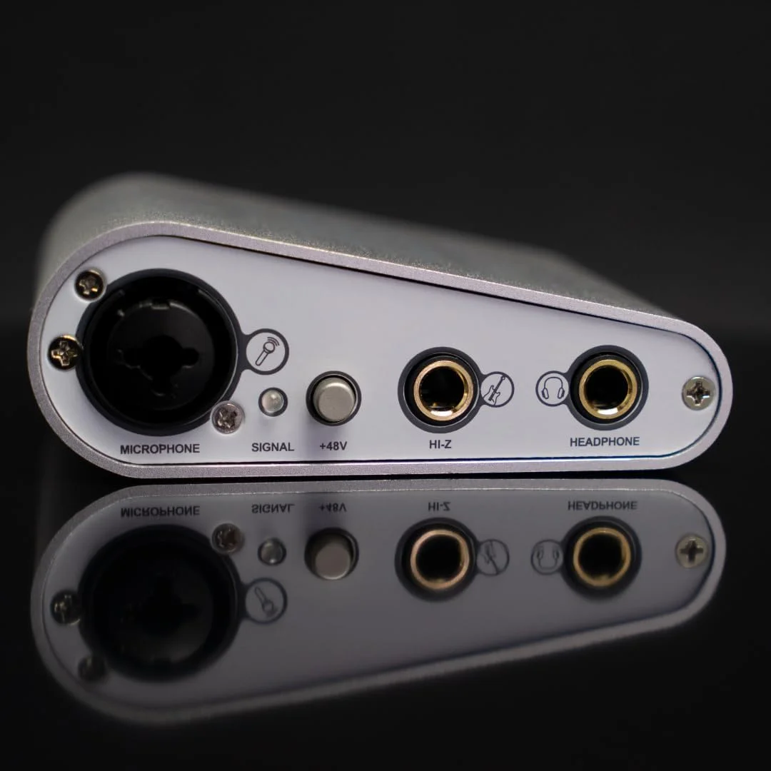 اینترفیس صوتی USB 24 بیتی ESI MAYA22 USB با عملکرد بالا اینترفیس صوتی USB 24 بیتی ESI MAYA22 USB با عملکرد بالا