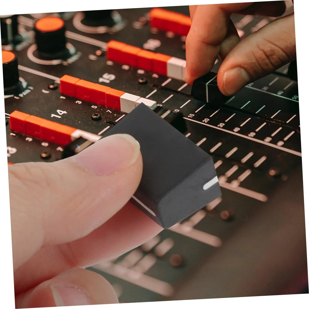 MAGICLULU 10 عدد سر فیدر جایگزین برای میکسر صدا، قطر داخلی جنس لاستیکی، کلاهک های لغزنده بادوام سازگار با تجهیزات دی جی و لغزنده های خطی در رنگ های مشکی و قرمز MAGICLULU 10 عدد سر فیدر جایگزین برای میکسر صدا، قطر داخلی جنس لاستیکی، کلاهک های لغزنده بادوام سازگار با تجهیزات دی جی و لغزنده های خطی در رنگ های مشکی و قرمز