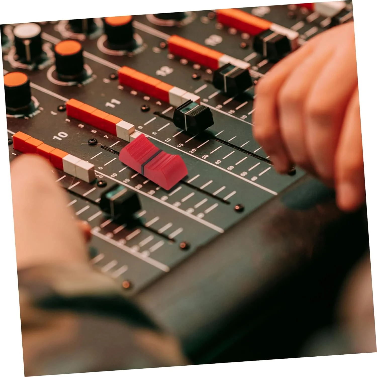 200 عدد درپوش لغزنده میکسر ifundom، جایگزینی برای پتانسیومتر، سازگار با میکسر های DJ، بادوام و رنگارنگ برای تنظیمات آسان صدا 200 عدد درپوش لغزنده میکسر ifundom، جایگزینی برای پتانسیومتر، سازگار با میکسر های DJ، بادوام و رنگارنگ برای تنظیمات آسان صدا