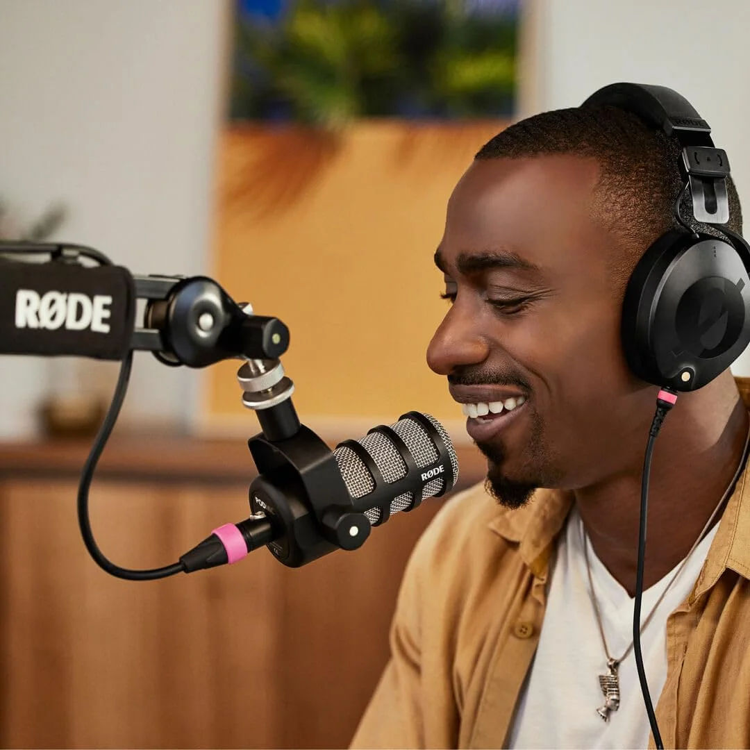 میکروفون پادکست حرفه ای رُد Podmic مشکی + جاکلیدی درب بازکن keepdrum میکروفون پادکست حرفه ای رُد Podmic مشکی + جاکلیدی درب بازکن keepdrum