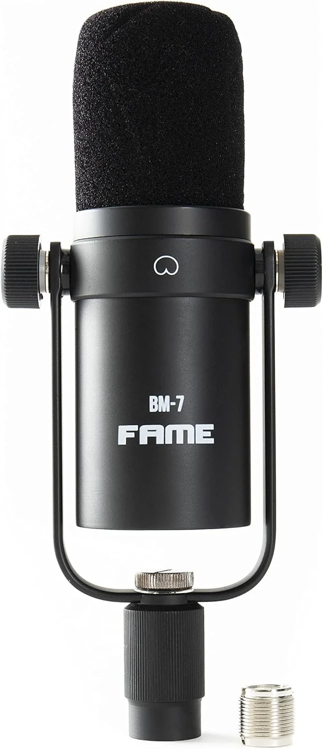 میکروفون داینامیک Fame Audio BM-7، مشکی، الگوی قطبی کاردیوئید، محدوده فرکانسی 20 هرتز تا 20 کیلوهرتز، حساسیت 1.41 mV/Pa، اتصال XLR 3 پین، 50x140x50 میلی‌متر، 0.44 کیلوگرم، مونو، پسیو، به همراه پاپ شیلد