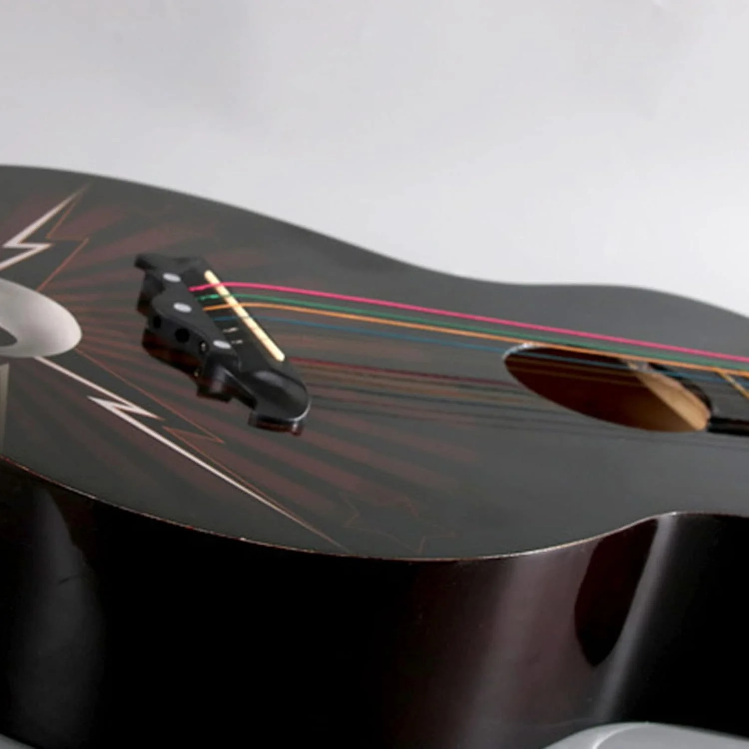 گیتار آکوستیک 38 اینچی با طرح گرافیتی، فرت‌بورد با چگالی بالا برای اینتوناسیون دقیق - مناسب برای مبتدیان