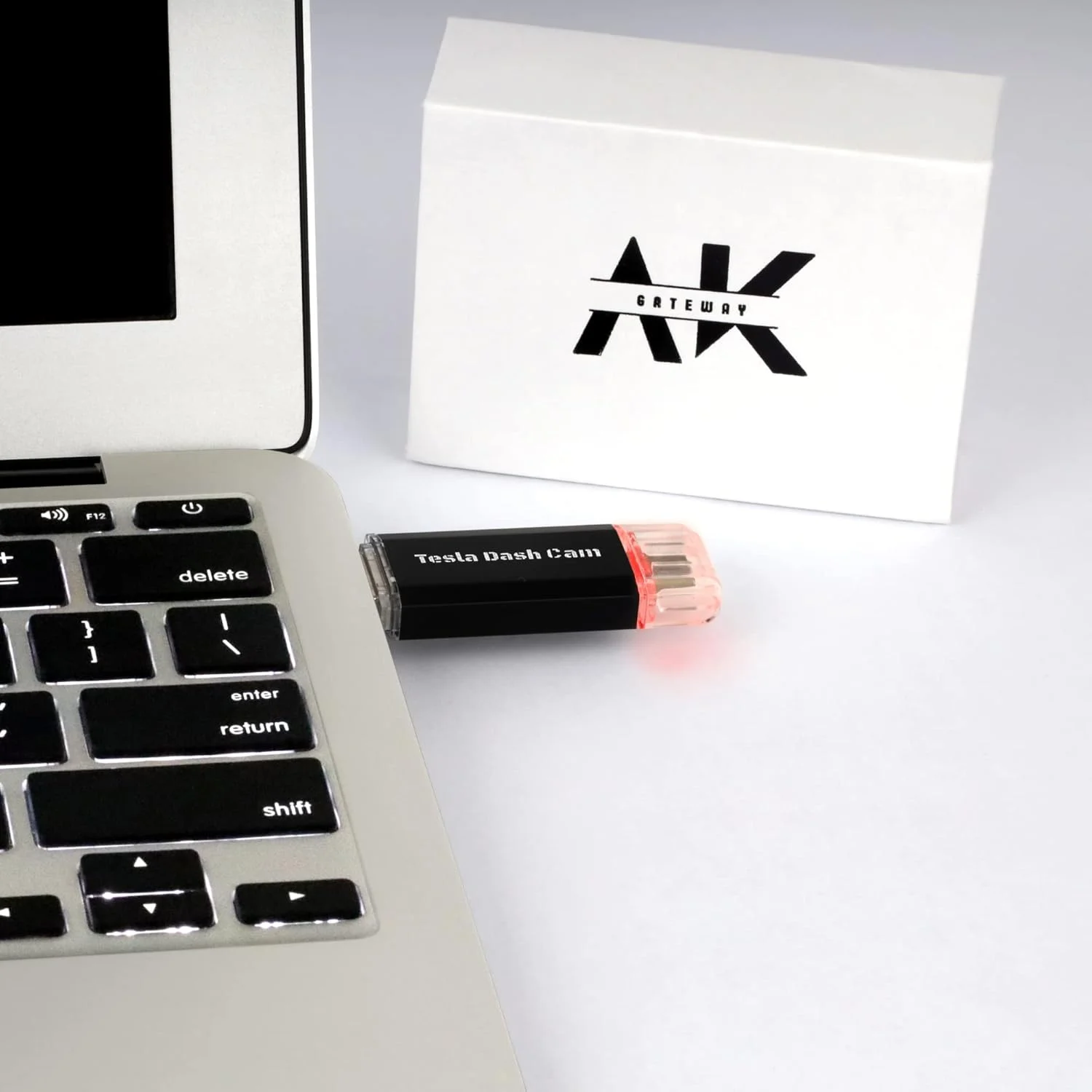 فلش درایو 128 گیگابایتی USB-C تسلا برای حالت نگهبانی. فلش مموری دو طرفه دوربین داشبورد، USB امنیتی تسلا برای حالت نگهبانی فلش درایو 128 گیگابایتی USB-C تسلا برای حالت نگهبانی. فلش مموری دو طرفه دوربین داشبورد، USB امنیتی تسلا برای حالت نگهبانی