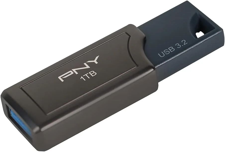 فلش درایو PNY PRO Elite V2 USB 3.2 Gen 2 با ظرفیت 1 ترابایت – سرعت 600 مگابایت بر ثانیه، رنگ Gunmetal فلش درایو PNY PRO Elite V2 USB 3.2 Gen 2 با ظرفیت 1 ترابایت – سرعت 600 مگابایت بر ثانیه، رنگ Gunmetal