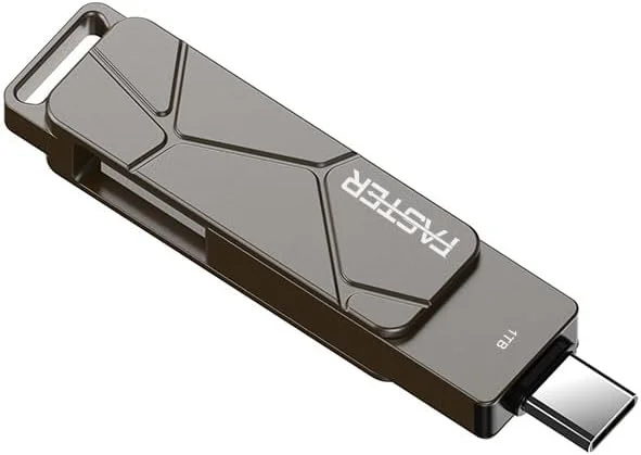 فلش مموری USB-C یک ترابایتی سریع، فلش مموری دو پورت USB 3.1 OTG، انتقال سریع داده تا 100 مگابایت بر ثانیه، طراحی فلزی شیک، جاکلیدی قابل حمل، سازگار با دستگاه های اندروید و iOS فلش مموری USB-C یک ترابایتی سریع، فلش مموری دو پورت USB 3.1 OTG، انتقال سریع داده تا 100 مگابایت بر ثانیه، طراحی فلزی شیک، جاکلیدی قابل حمل، سازگار با دستگاه های اندروید و iOS