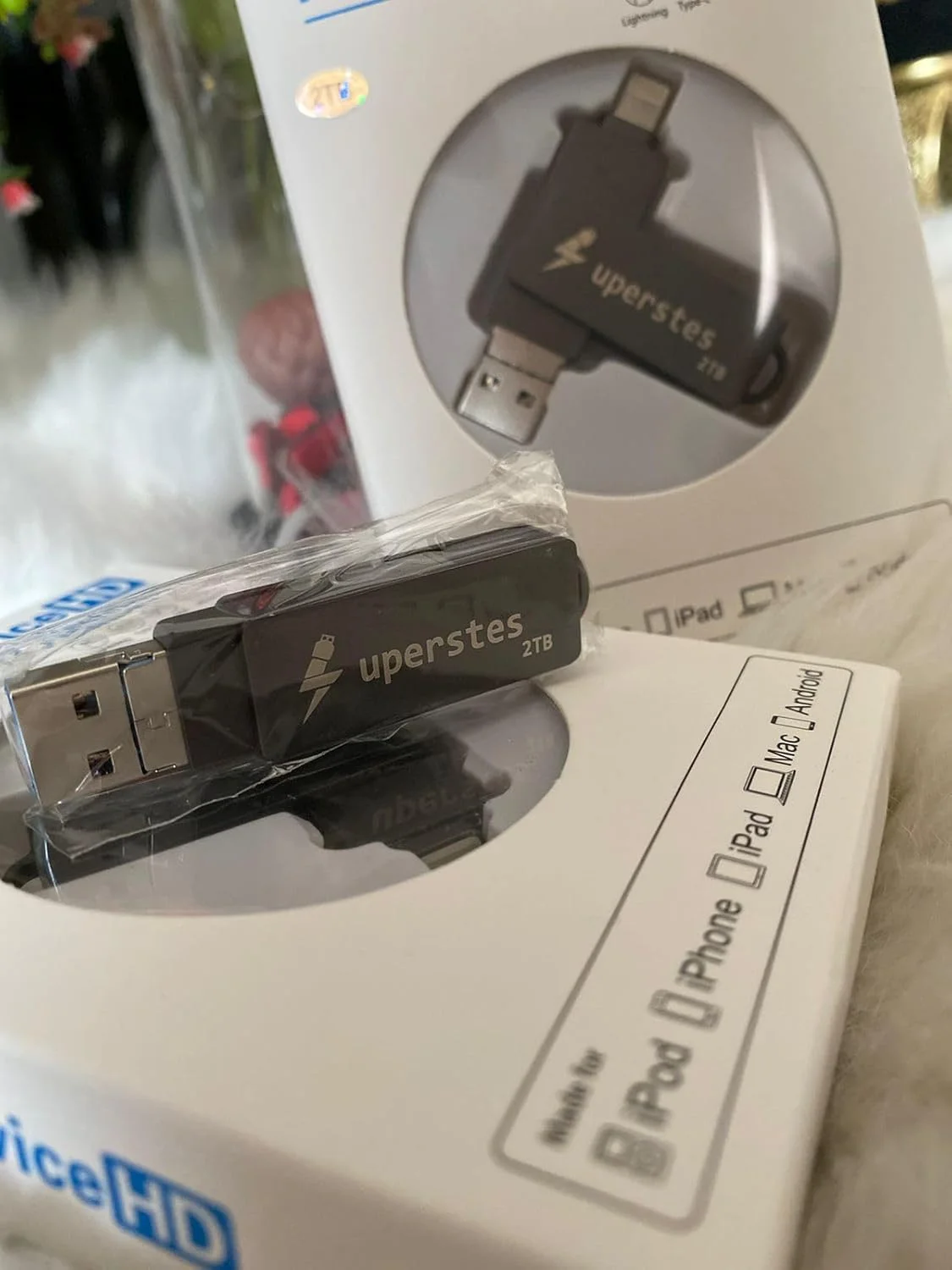 فلش مموری فلزی 2 ترابایتی USB 3.0 برای آیفون با جاکلیدی، فلش مموری 4 در 1 OTG Type A USB + Type C + Lightning + Micro USB برای دستگاه های اندرویدی، کامپیوترها، خودروها، لپ تاپ ها (مشکی) فلش مموری فلزی 2 ترابایتی USB 3.0 برای آیفون با جاکلیدی، فلش مموری 4 در 1 OTG Type A USB + Type C + Lightning + Micro USB برای دستگاه های اندرویدی، کامپیوترها، خودروها، لپ تاپ ها (مشکی)