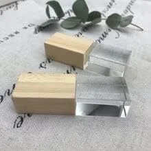 فلش مموری USB 2.0 چوبی شیشه ای کریستالی شفاف با نور LED برای ذخیره سازی اطلاعات (8 گیگابایت) فلش مموری USB 2.0 چوبی شیشه ای کریستالی شفاف با نور LED برای ذخیره سازی اطلاعات (8 گیگابایت)