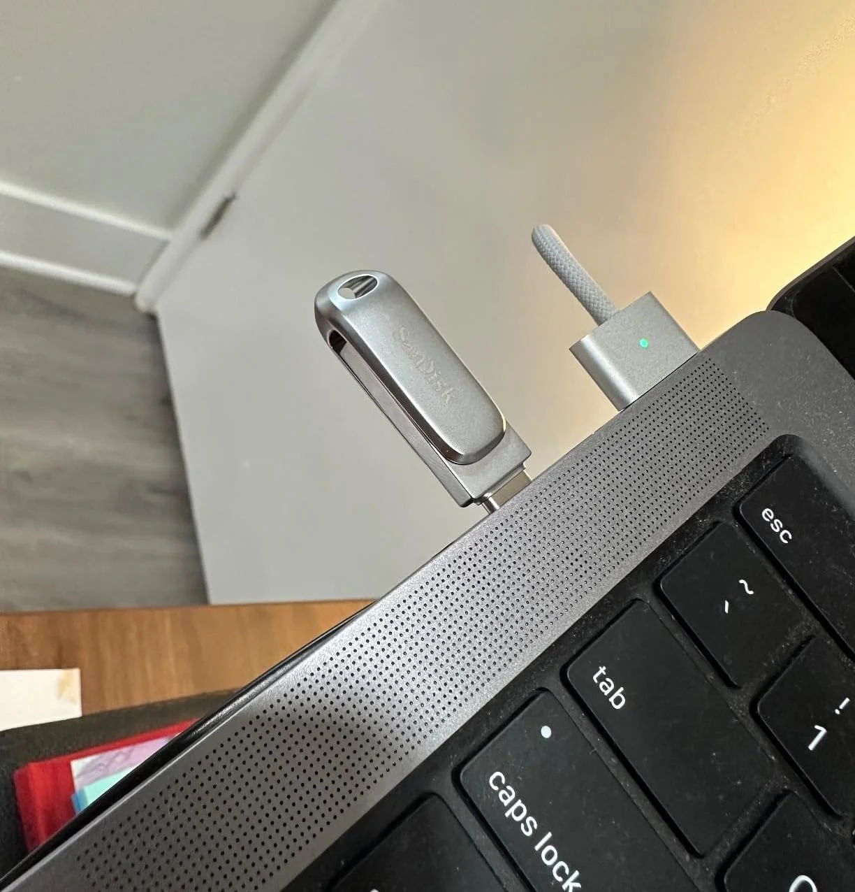 فلش مموری 1 ترابایتی با کانکتور دوگانه USB - USB 3.0 و Type-C با سرعت بالا - دستگاه OTG جمع و جور برای تلفن های هوشمند، تبلت ها، رایانه شخصی - آلیاژ، نقره ای، سرعت خواندن فوق العاده سریع 120 مگابایت بر ثانیه - Fetch 1TB ultra فلش مموری 1 ترابایتی با کانکتور دوگانه USB - USB 3.0 و Type-C با سرعت بالا - دستگاه OTG جمع و جور برای تلفن های هوشمند، تبلت ها، رایانه شخصی - آلیاژ، نقره ای، سرعت خواندن فوق العاده سریع 120 مگابایت بر ثانیه - Fetch 1TB ultra