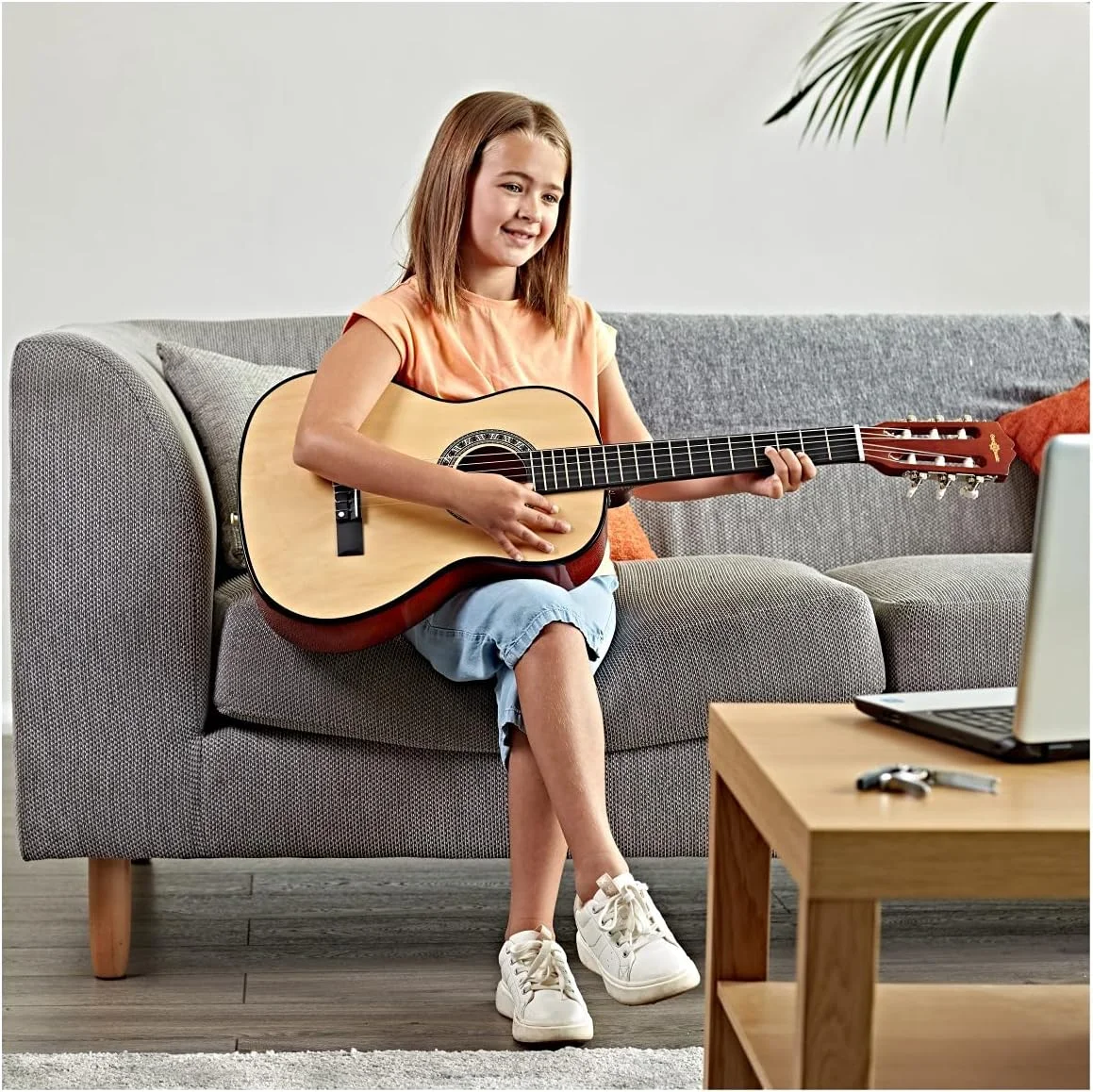 گیتار کلاسیک سایز 3/4 از Gear4music، صورتی، پکیج