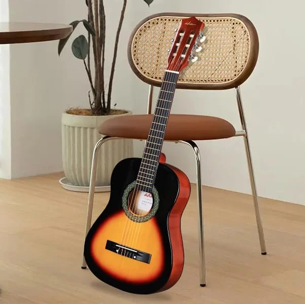 ست گیتار کلاسیک ADM برای کودکان، سایز 3/4، ست گیتار جونیور برای مبتدیان 9 سال به بالا، به همراه کیف، تیونر، بند، پیک، سیم های اضافی، کیف نگهداری و پارچه تمیز کننده (رنگ هلویی)