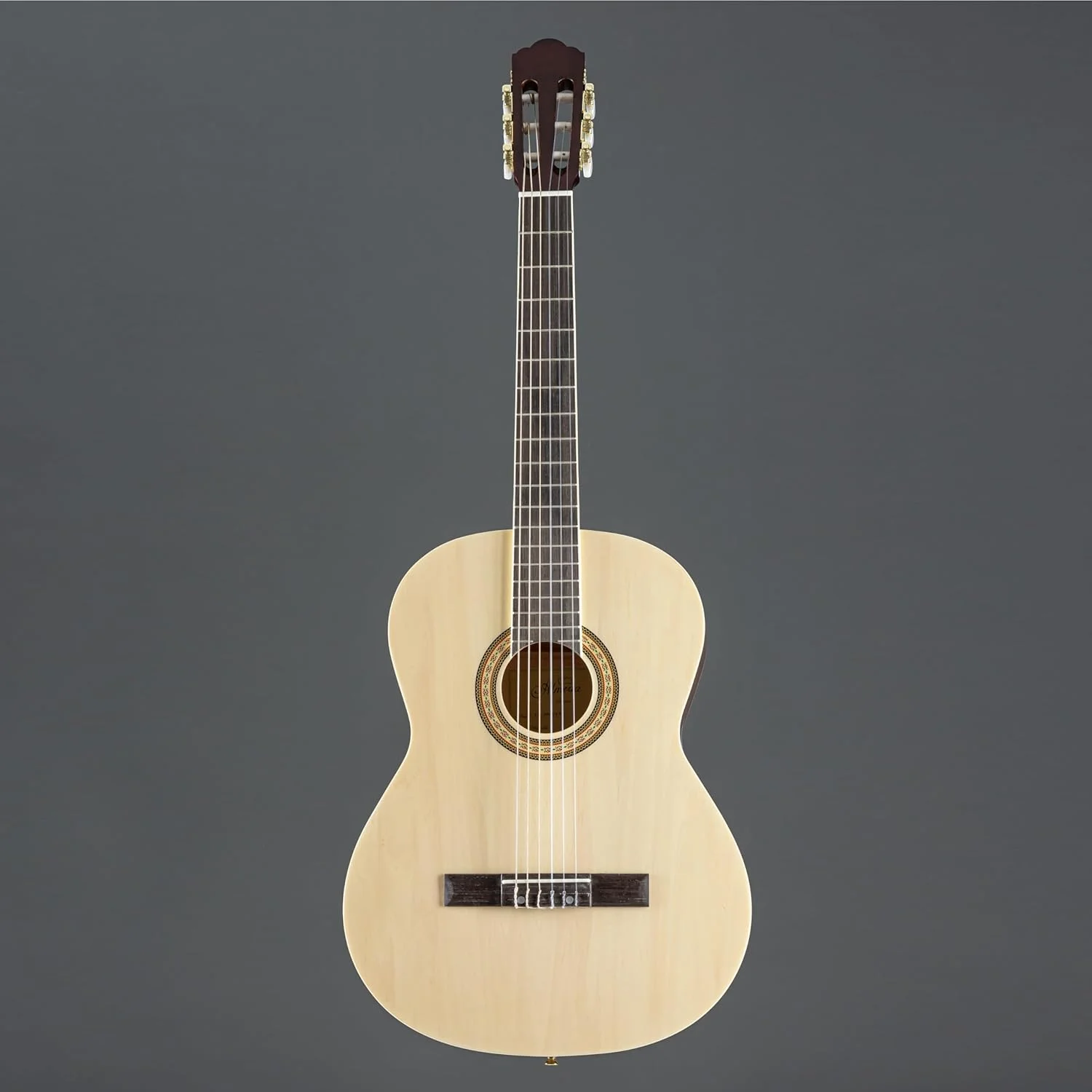 گیتار کلاسیک 4/4 آلمریا CG-390، رنگ طبیعی، بدنه چوب لیندن، طول دسته 650 میلی‌متر، عرض شیطانک 52 میلی‌متر