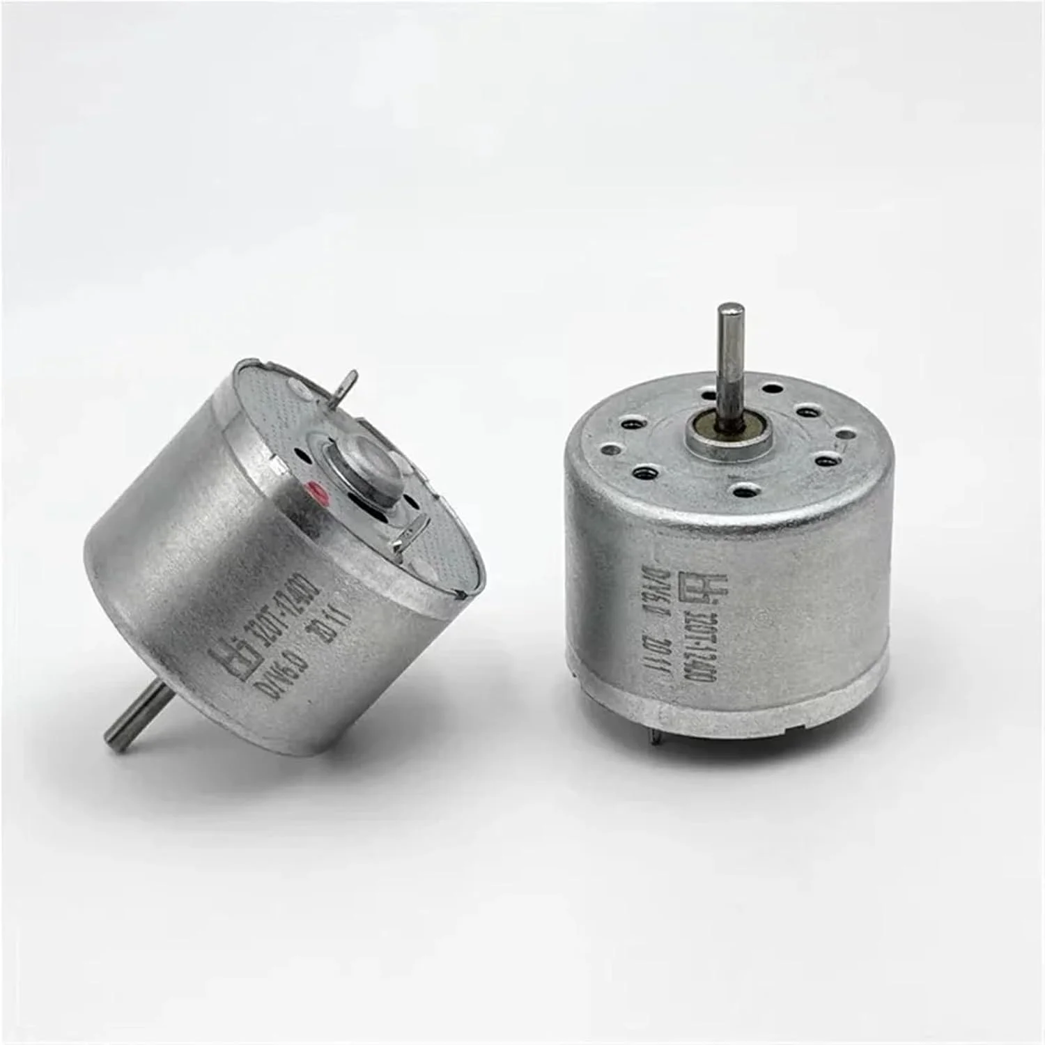 موتور مینی DC مدل RF-320T-12400 با ولتاژ 6 ولت و سرعت 6000 دور در دقیقه، قطر 24 میلی‌متر - 1 عدد