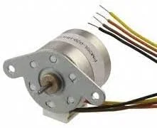 موتور پله ای PM20L-020-HHC3، استوانه ای دو قطبی PM، 24 ولت 0.4 آمپر 13 اهم، زاویه پله: 18 درجه، 1 شفت