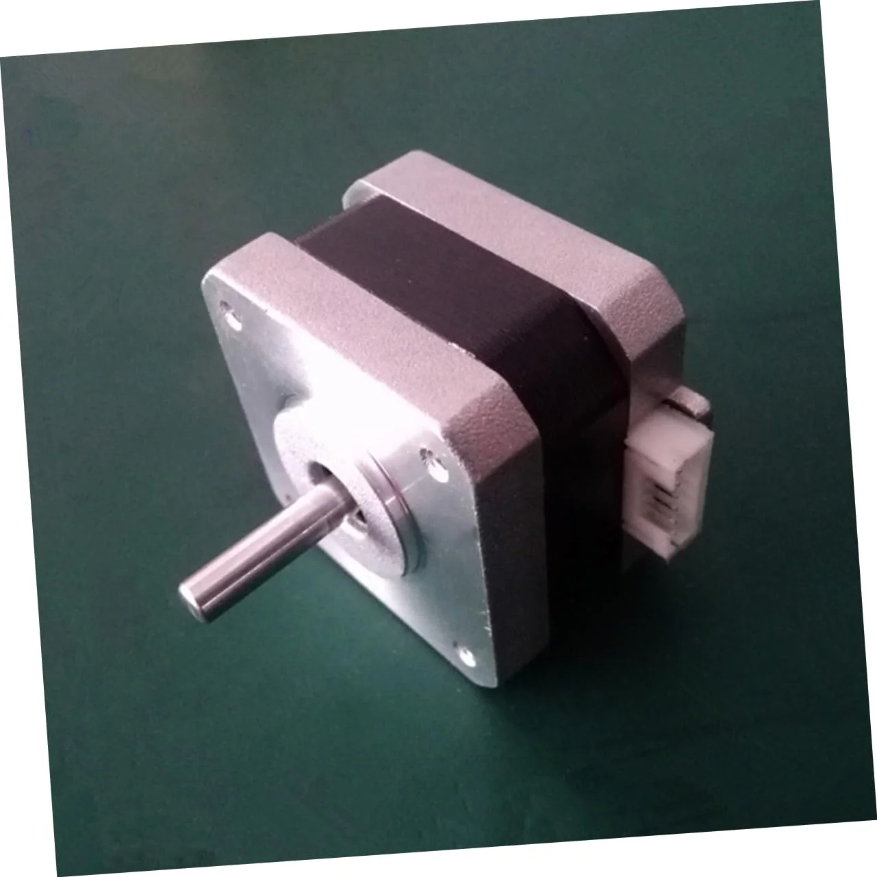 موتور پله‌ای 12 ولت Mobestech برای چرخش پرینترها، نصب آسان و دقت بالا برای کاربردهای CNC و پروژه‌های DIY