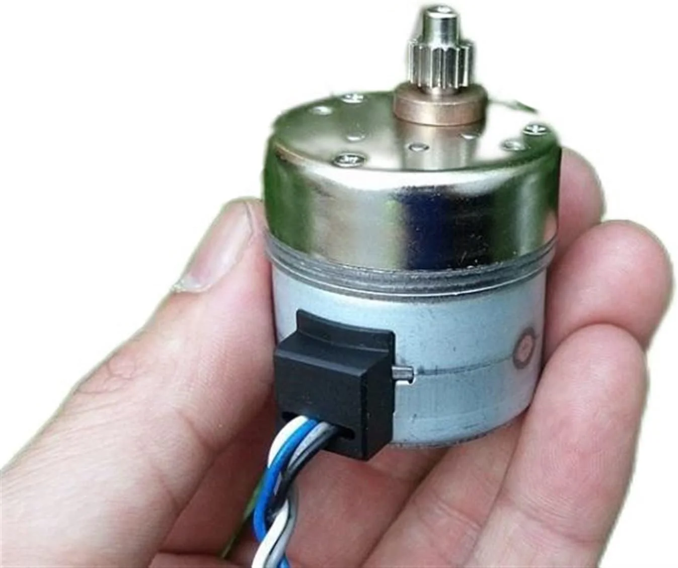 موتور پله ای گیربکس دار فلزی با دنده 15/26، موتور 2 فاز 4 سیمه 35 میلی متری، نسبت تبدیل 1:20.35 مناسب تعمیرات مهندسی (رنگ: موتور دنده 15)