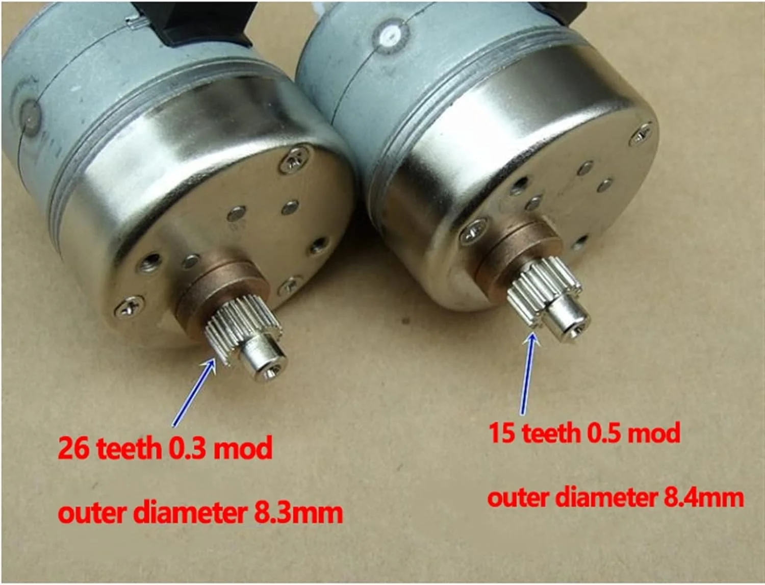 موتور پله ای گیربکس دار فلزی با دنده 15/26، موتور 2 فاز 4 سیمه 35 میلی متری، نسبت تبدیل 1:20.35 مناسب تعمیرات مهندسی (رنگ: موتور دنده 15)
