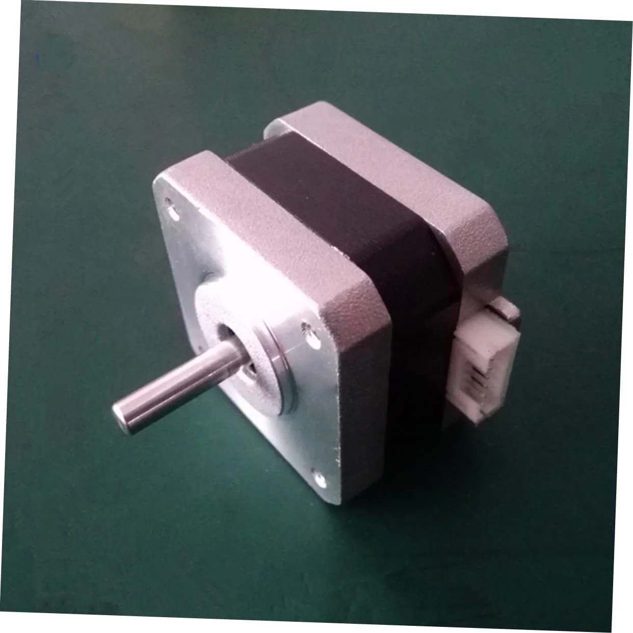 موتور پله ای 12 ولت برای کنترل دقیق پرینتر برای چاپ دقیق و وظایف حرکتی