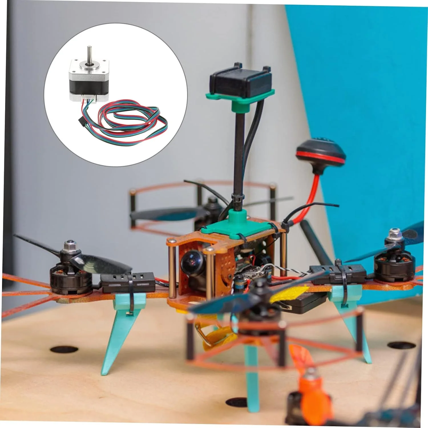 موتور پله‌ای با هسته، خروجی پایدار و نویز کم برای پرینترها، آسیاب‌ها، دستگاه‌های آبنبات و طراحی فشرده و چندمنظوره